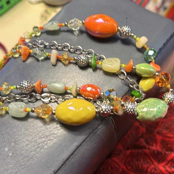 Absolutely beautiful spring necklace. The beads are glass and summer acrylic.​​ - Picture 4 of 6